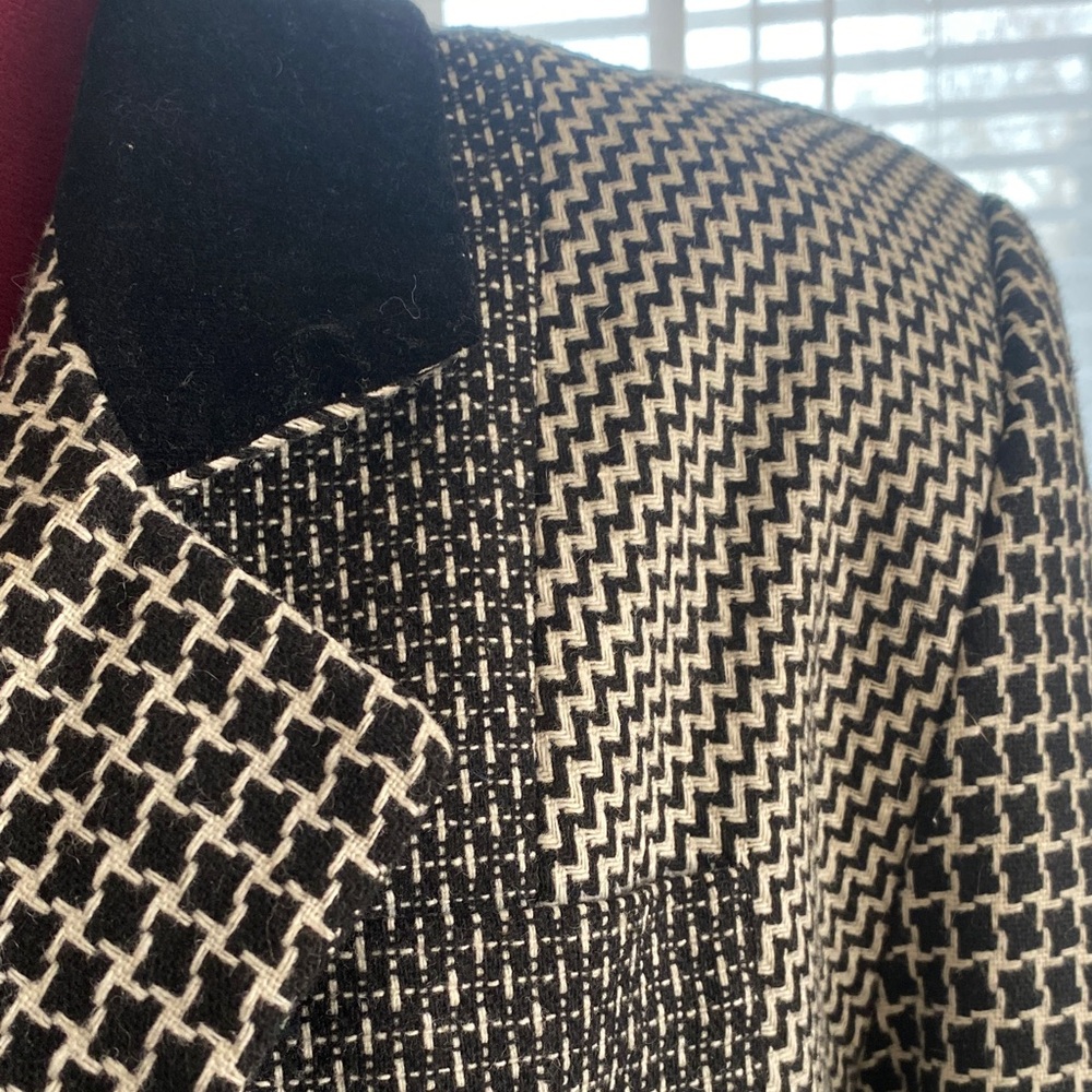 Vintage East West ApparelBlack & White Patterned Double-Breasted Women's Blazer - Picture 2 of 9